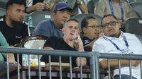 Pelatih Timnas Indonesia, John Herdman, kembali melakukan pemantauan pemain. Kali ini dengan menonton langsung laga Dewa United FC melawan Borneo FC Samarinda pada pekan ke-22 BRI Super League di Indomilk Arena, Tangerang, pada Minggu (22/2/2026). (Bola.com/M Iqbal Ichsan)