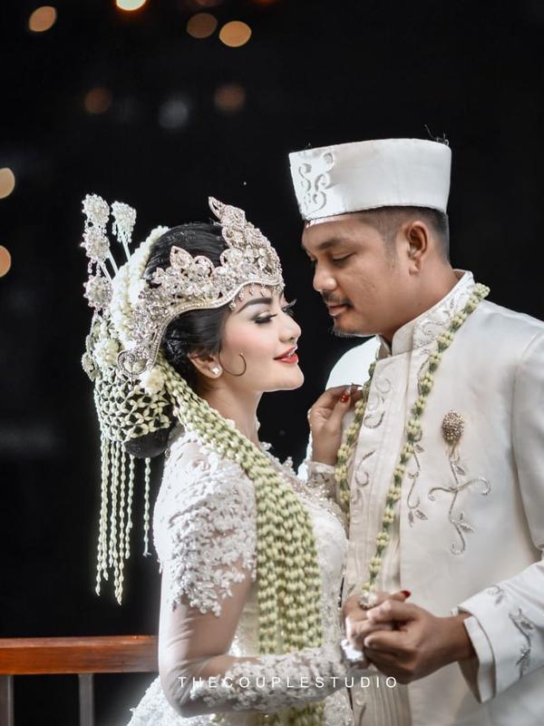 Pernikahan Gina Youbi (Sumber: Instagram/ginayoubi)