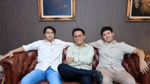 6 Momen Yuni Shara Rayakan Natal 2021 Bareng Mantan Suami, Tetap Kompak