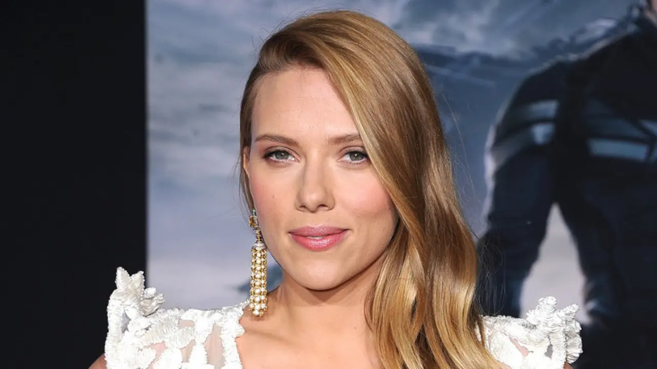 Scarlett Johansson Premiere Captain America: The Winter Soldier 1