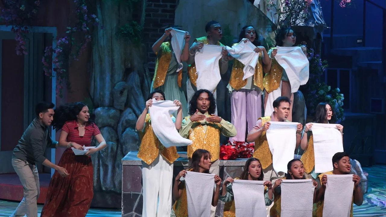 FOTO: Musikal Perahu Kertas Hidupkan Kembali Mimpi di Panggung Teater Indonesia