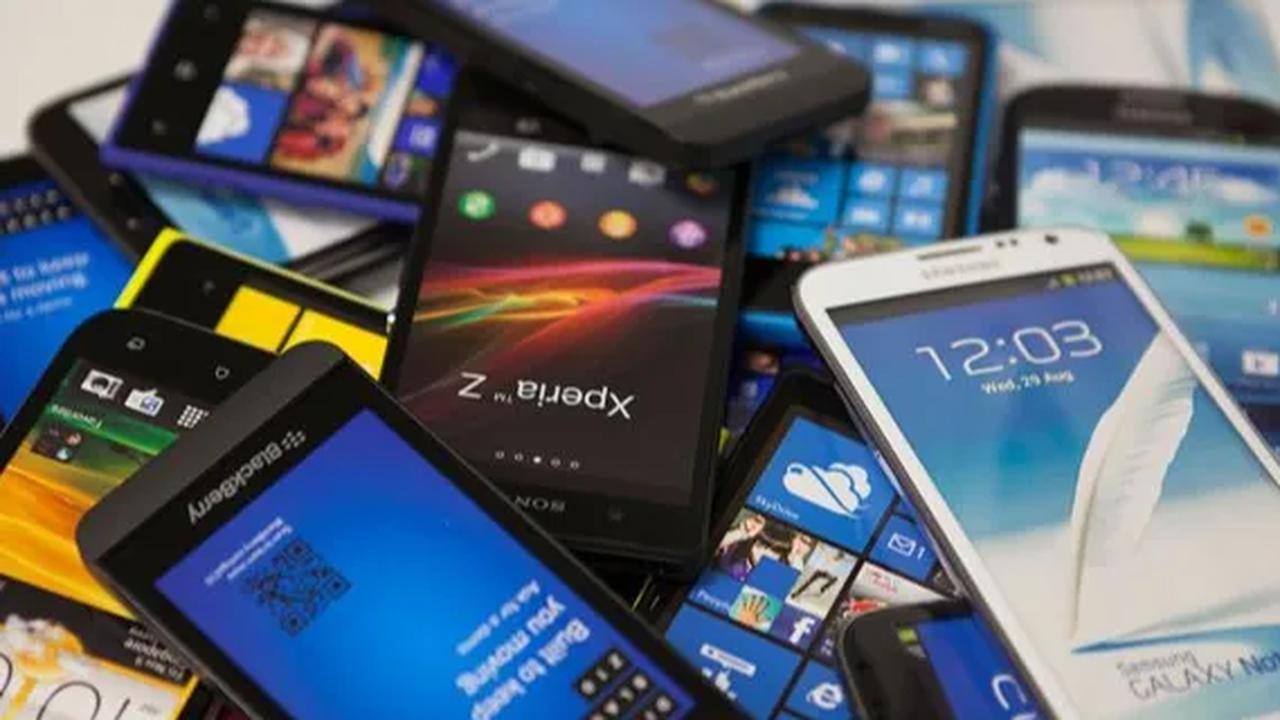 Aturan tentang IMEI ini merupakan bentuk koordinasi dan kerjasama antara Kementerian Kominfo, Kemenperin, dan Kementerian Perdagangan (Kemendag).