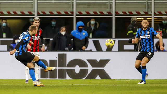FOTO: Ibrahimovic Diusir Wasit, Eriksen Bawa Inter Milan Depak AC Milan dari Coppa Italia
