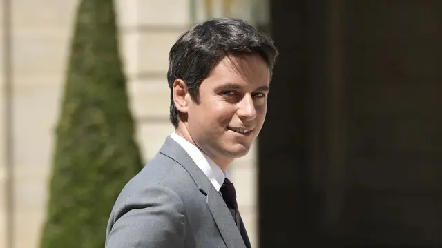 Gabriel Attal ditunjuk sebagai perdana menteri (PM) Prancis yang baru. Ia tercatat sebagai PM termuda dalam sejarah Prancis, usianya baru 34 tahun. (Francois Mori/AP)