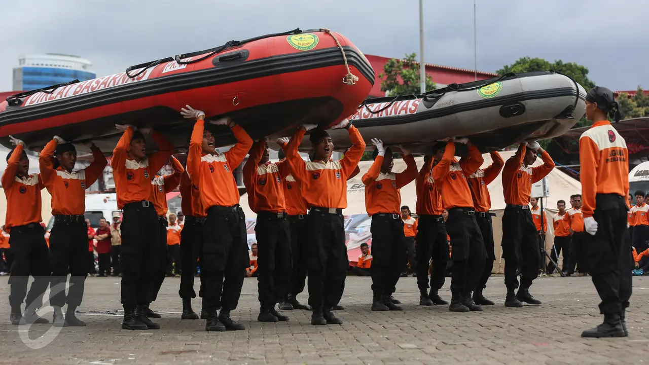 20160112-Basarnas bersama Baguna PDIP Gelar Latihan Bersama Evakuasi Bencana