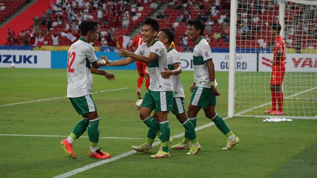 Timnas Indonesia ketika melawan Timnas Singapura di Piala AFF 2020.