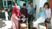 Tradisi Gentong Haji di Cirebon dilakukan setiap ada warga yang berangkat ke tanah suci. Foto (Liputan6.com / Panji Prayitno)