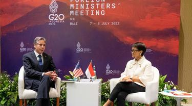 Menlu RI Retno Marsudi dan Menlu AS Antony Blinken di KTT Menlu G20 di Nusa Dua, Bali. (Dok Kemlu RI)