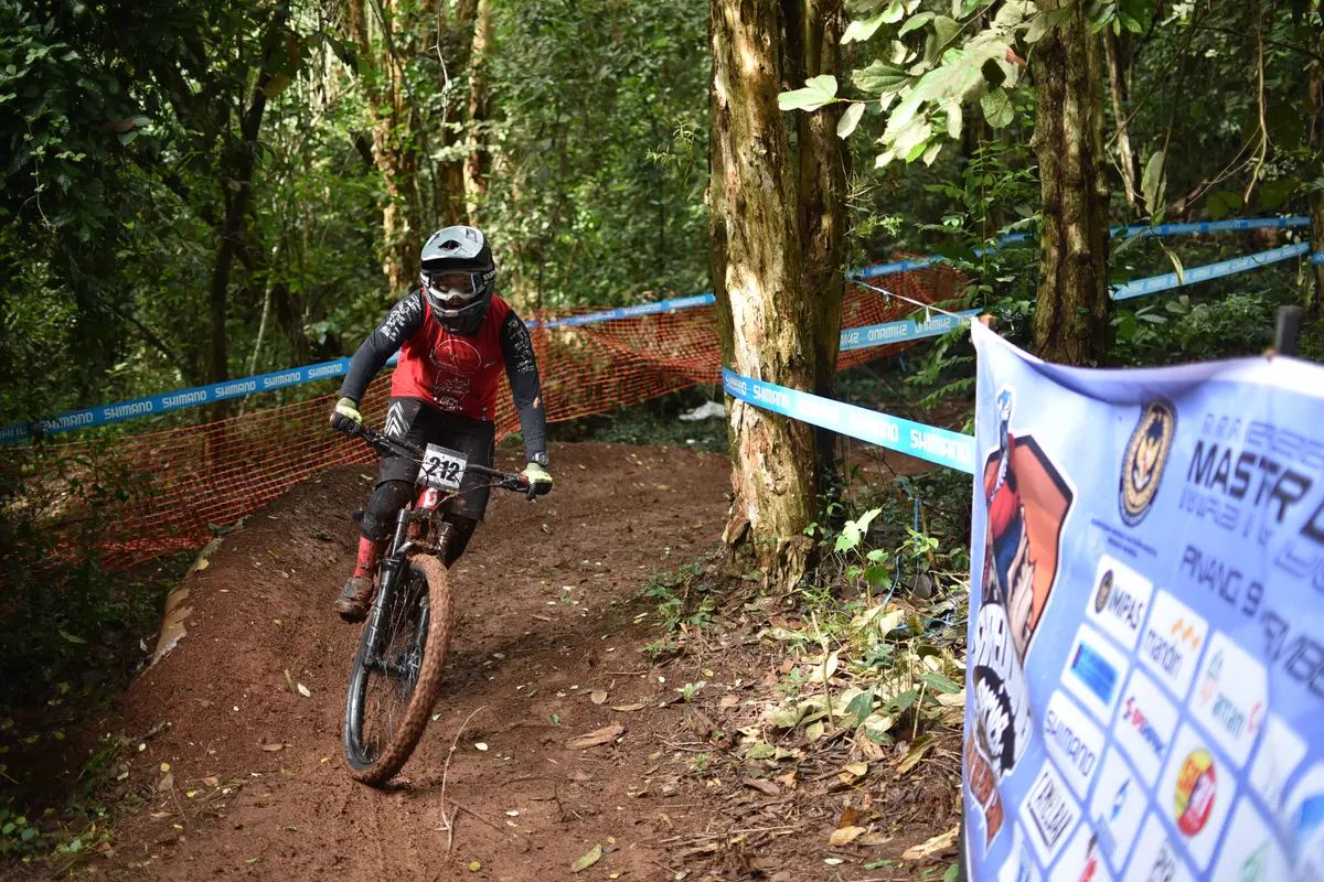 Shredding Series – Master Downhill Final Series 2025