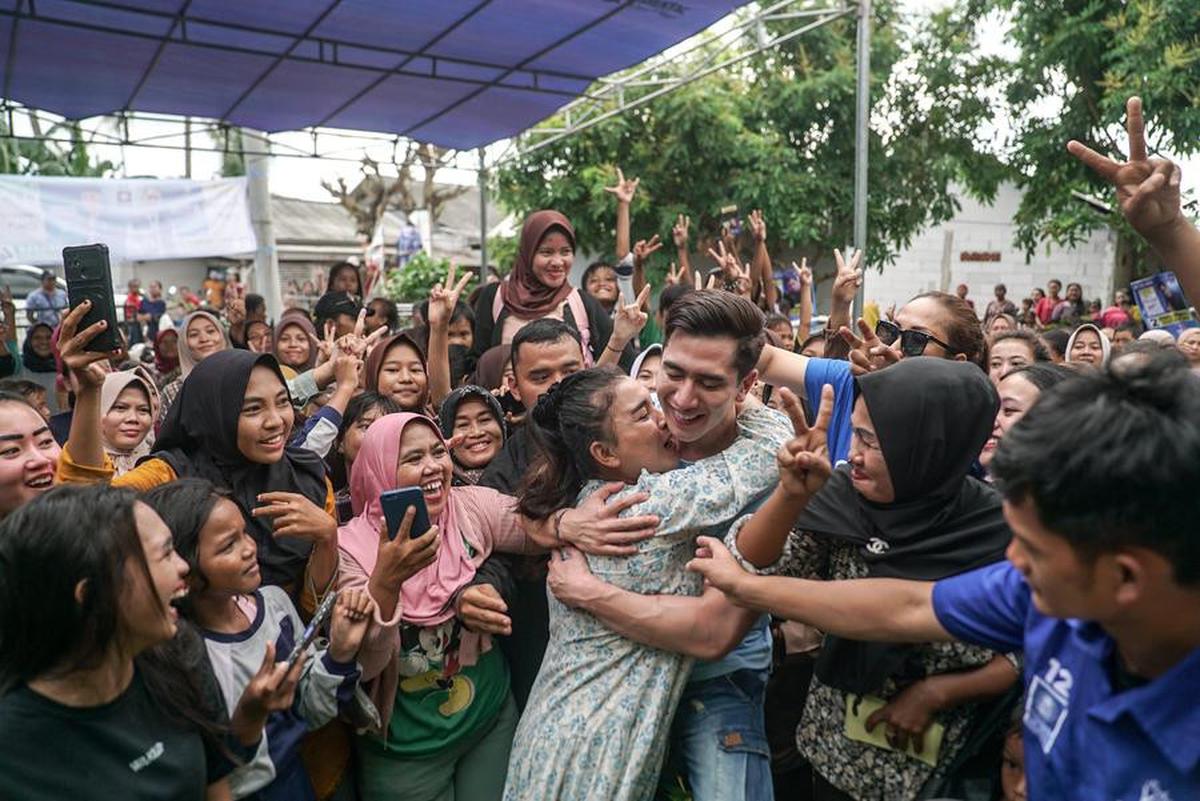 "Karawang, Purwakarta sudah keluar semua. Bekasi final hari ini atau kemungkinan besok. Alhamdulillah sudah unggul jauh,"