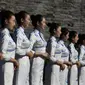 Sejumlah model berpose mengenakan busana tradisional tiongkok atau disebut qipao selama Festival Budaya Cheongsam Internasional Shenyang di Istana Kekaisaran Shenyang di Shenyang, provinsi Liaoning, China (19/9). (AFP Photo/Str/China Out)