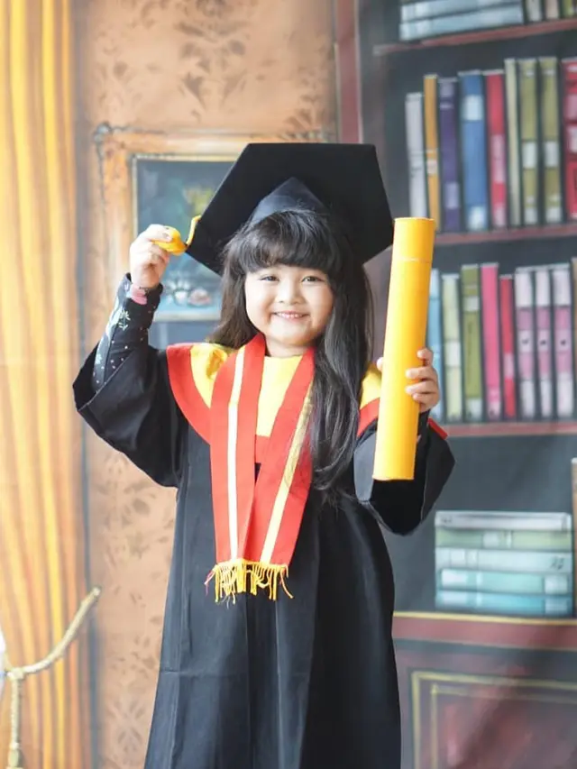 Kerap Muncul di FTV Suara Hati Istri, Ini 6 Potret Artis Cilik Naqueenza Vevila Arissa
