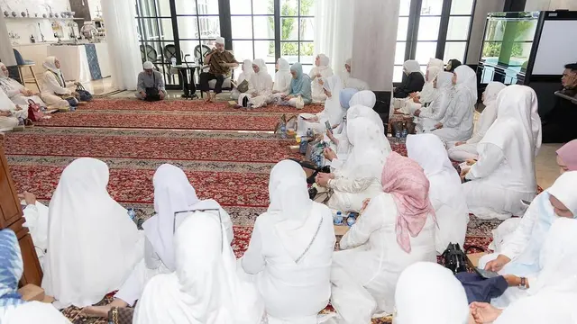 Potret Putri Zulhas gelar pengajian di rumah (credit: instagram/putri_zulhas)