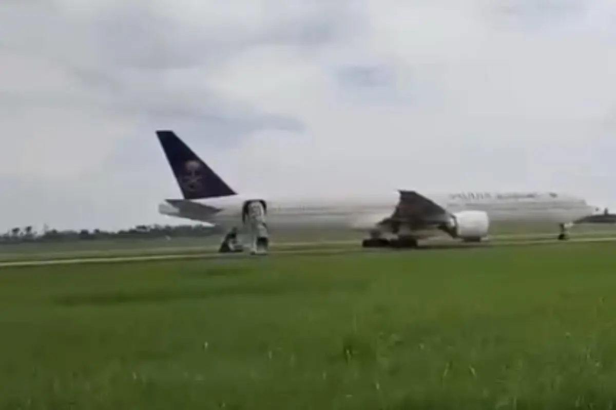 Pesawat Saudi Airlines