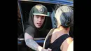 Justin Bieber membuat aksi nekat saat muncul di Los Angeles pada Senin (28/7) lalu (Dailymail)