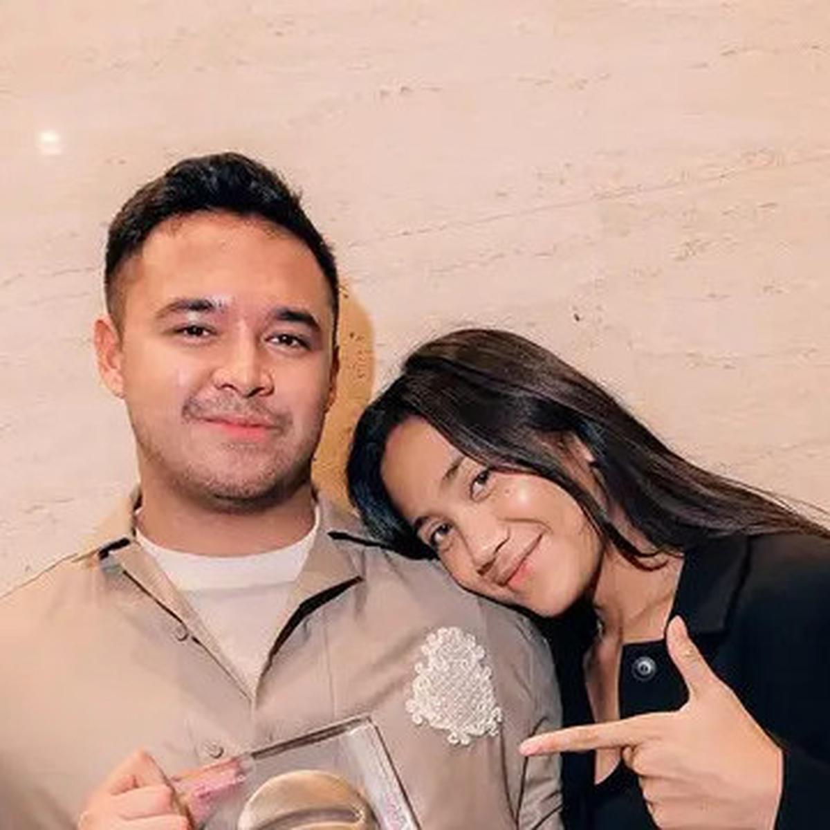 Potret Nadhif Basalamah Penyanyi 'Penjaga Hati' dan Kekasih, Momen Lamaran di Jepang Curi Perhatian