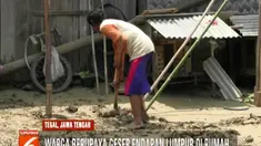 Lumpur yang mengendap akibat terjangan banjir bandang Kamis 30 Januari 2019 malam lalu.