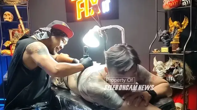 6 Momen Rendy Kjaernett Hapus Tato Wajah Syahnaz di Punggung, Berharap Dimaafkan Lady