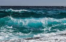 Penjelasan Ilmiah Mengapa Gerhana Bulan Sebabkan Air Laut Naik
