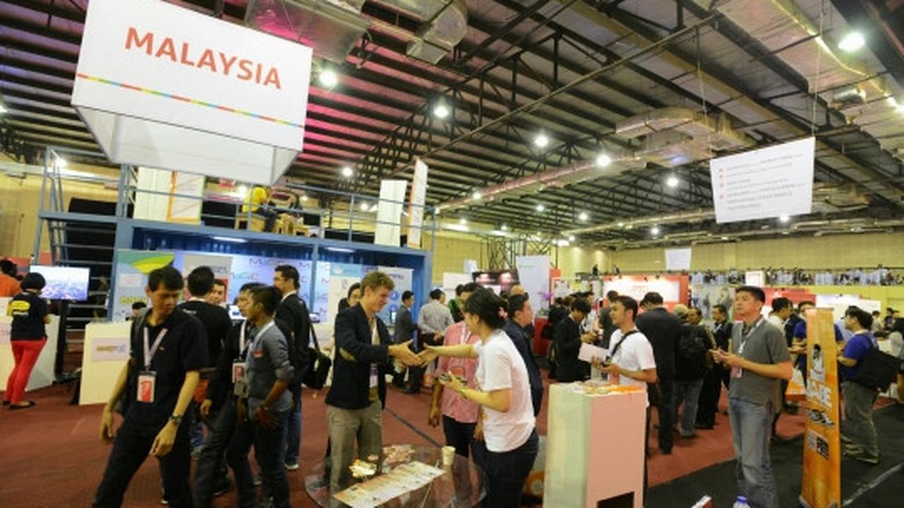 Mengunjungi gelaran Tech in Asia 2015 di Balai Kartini