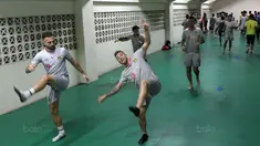 Pemain Bhayangkara FC, Paulo Sergio (kanan) dan Ilija Spasojevic (kiri) menikmati sesi latihan di Stadion Patriot Bekasi, Sabtu (11/11/2017). Latihan tersebut jelang melawan Persija. (Bola.com/Nicklas Hanoatubun)