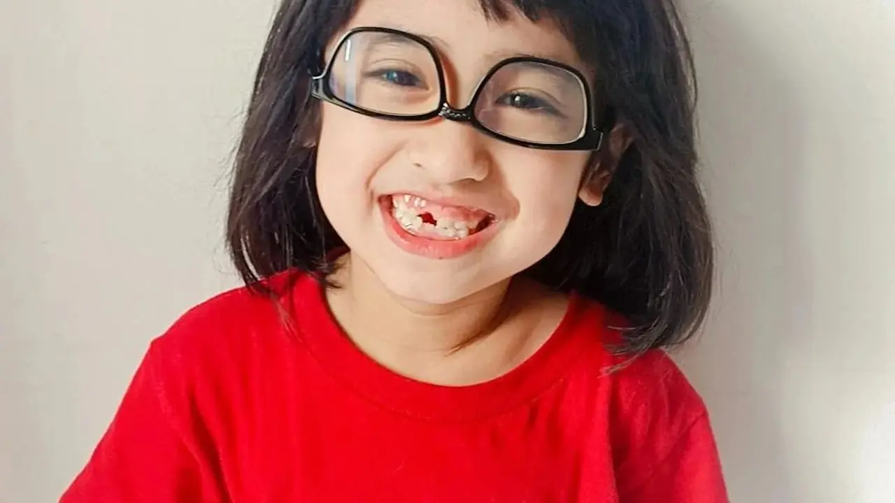 [Fimela] Khadeejah anak Oki Setiana Dewi