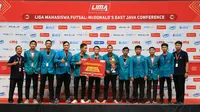 Tim futsal putra, Universitas Surabaya (Ubaya) berhasil menjadi juara di LIMA Futsal Jawa Timur (istimewa)