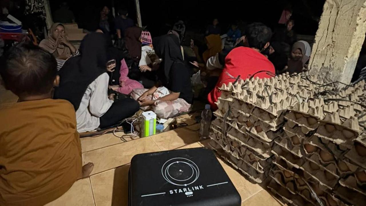 Bantu Komunikasi Korban Banjir Aceh dan Sumatra, PSI Kirim Starlink di Posko-Posko