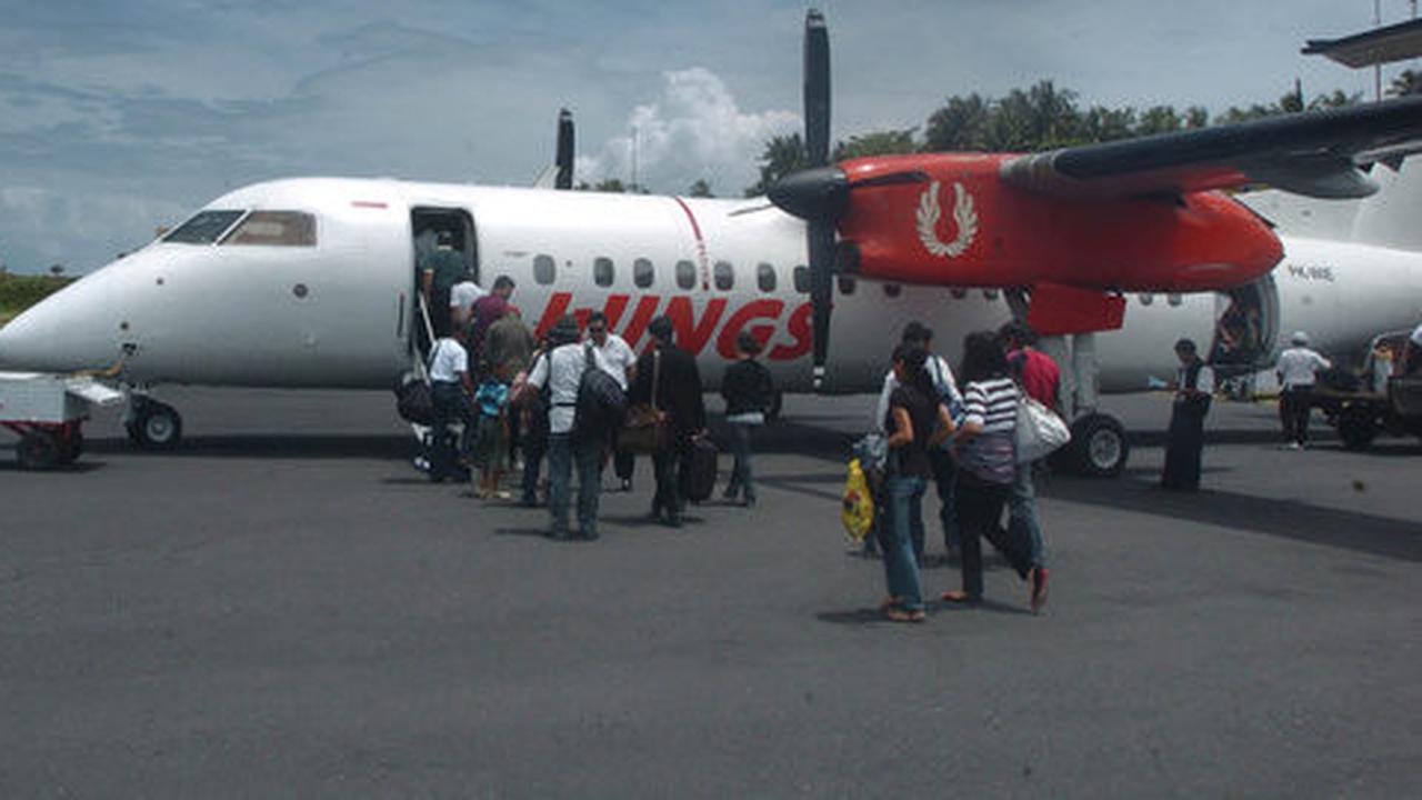 Pilot rekreasi, penumpang Wings Air terlantar di Bandara Soa Bajawa