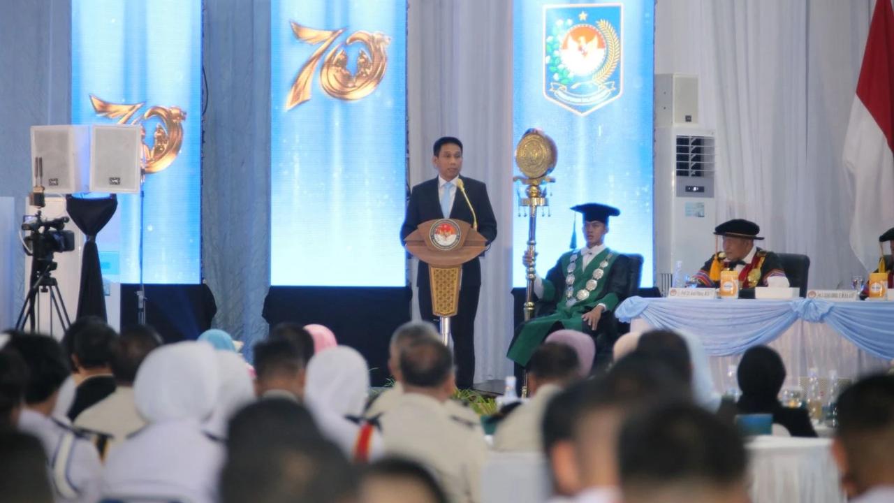 Wamendagri Akhmad Wiyagus saat menghadiri Sidang Senat Terbuka Dies Natalis ke-70 IPDN di Balairung Rudini, IPDN Jatinangor