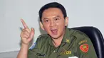 Puluhan warga Pinangsia, Taman Sari Jakarta Barat mendatangi   Gubernur DKI Jakarta Basuki Tjahaja Purnama.