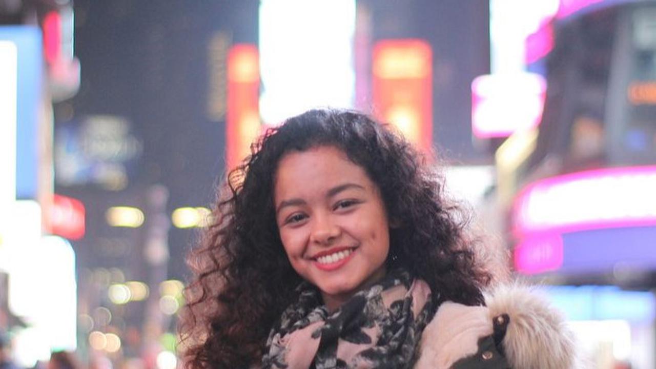 "Beliau ingin hadir kapan-kapan Insya Allah. Saya berterima kasih atas sambutan hangatnya," kata putri Anies.<br>