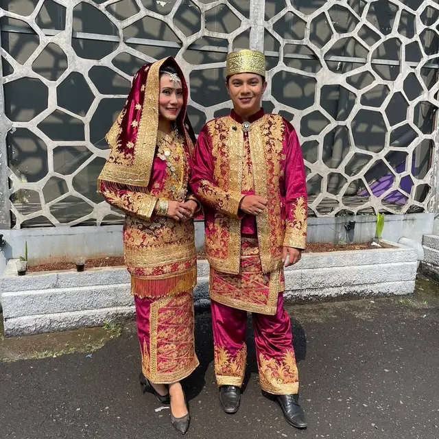 Pakaian Adat Sumatera Barat