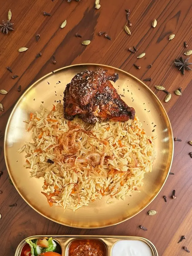 Tempat Makan Nasi Kebuli di Bandung Terpopuler