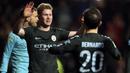 Pemain Manchester City, Kevin De Bruyne (kiri) merayakan golnya ke gawang  Bristol City pada semifinal Piala Liga Inggris di Ashton Gate stadium, Bristol,(23/1/2018). Manchester City menang 3-2. (Nick Potts/PA via AP)
