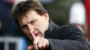 Portsmouth's manager Tony Adams attends the game against Fulham during their Premier League football match at Craven Cottage in London, on January 31, 2009. AFP PHOTO/Chris Ratcliffe