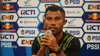 Bek sayap Persib Ardi Idrus meminta rekan-rekannya fokus melawan Arema FC. (Huyogo Simbolon)