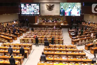 Suasana rapat paripurna ke-15 masa sidang IV tahun 2020-2021 di Kompleks Parlemen, Senayan, Jakarta, Selasa (23/3/2021). Rapat beragendakan mendengar laporan Baleg DPR terkait penetapan prolegnas RUU Prioritas tahun 2021. (Liputan6.com/Angga Yuniar)