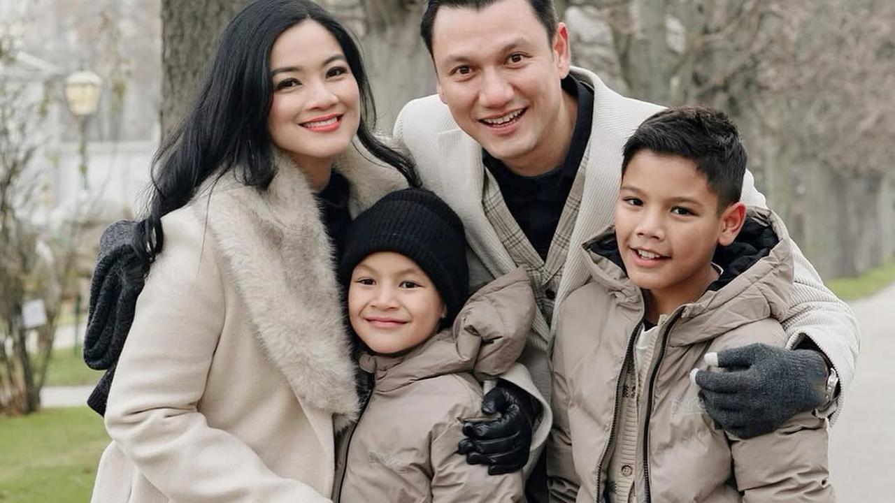 Potret Liburan Titi Kamal dan Christian Sugiono Bersama Kedua Anak, Disebut Sosok Keluarga Impian