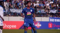 Bek PSIS, Rio Saputro, saat menghadapi Persib di Stadion Moch Soebroto, Magelang (21/7/2019). (Bola.com/Vincentius Atmaja)