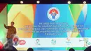 Menpora Imam Nahrawi memberi arahan jelang penyerahan bonus atlet peraih medali Olimpiade dan Paralimpiade Brasil 2016, Jakarta, Rabu (2/11). Usai menyerahkan bonus, Menpora meninjau pembangunan gedung olimpic centre. (Liputan6.com/Helmi Fithriansyah)
