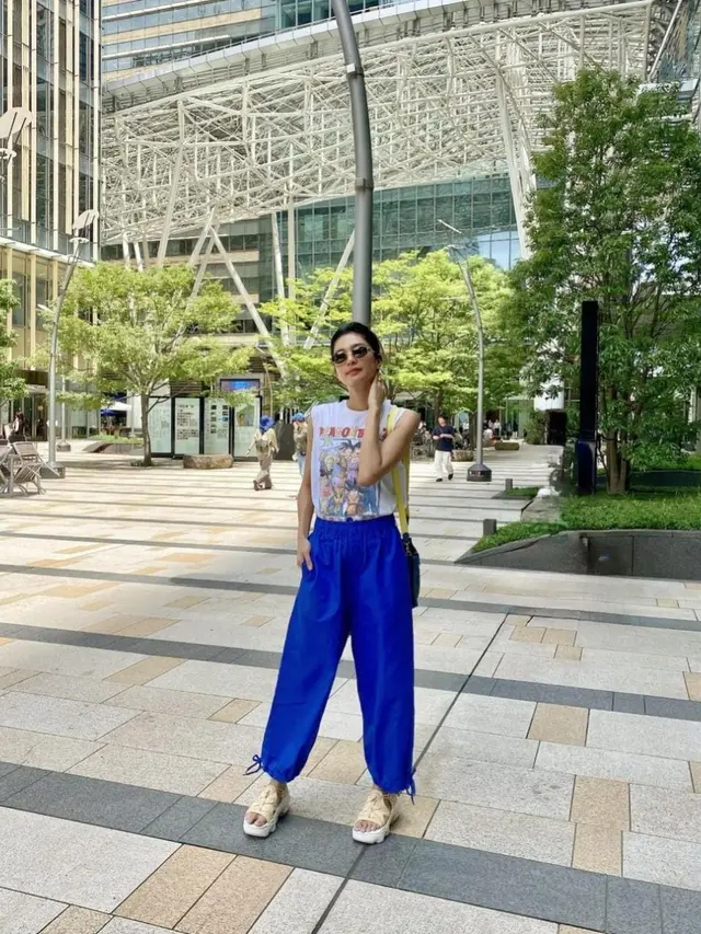 Inspirasi Outfit Santai Mikha Tambayong