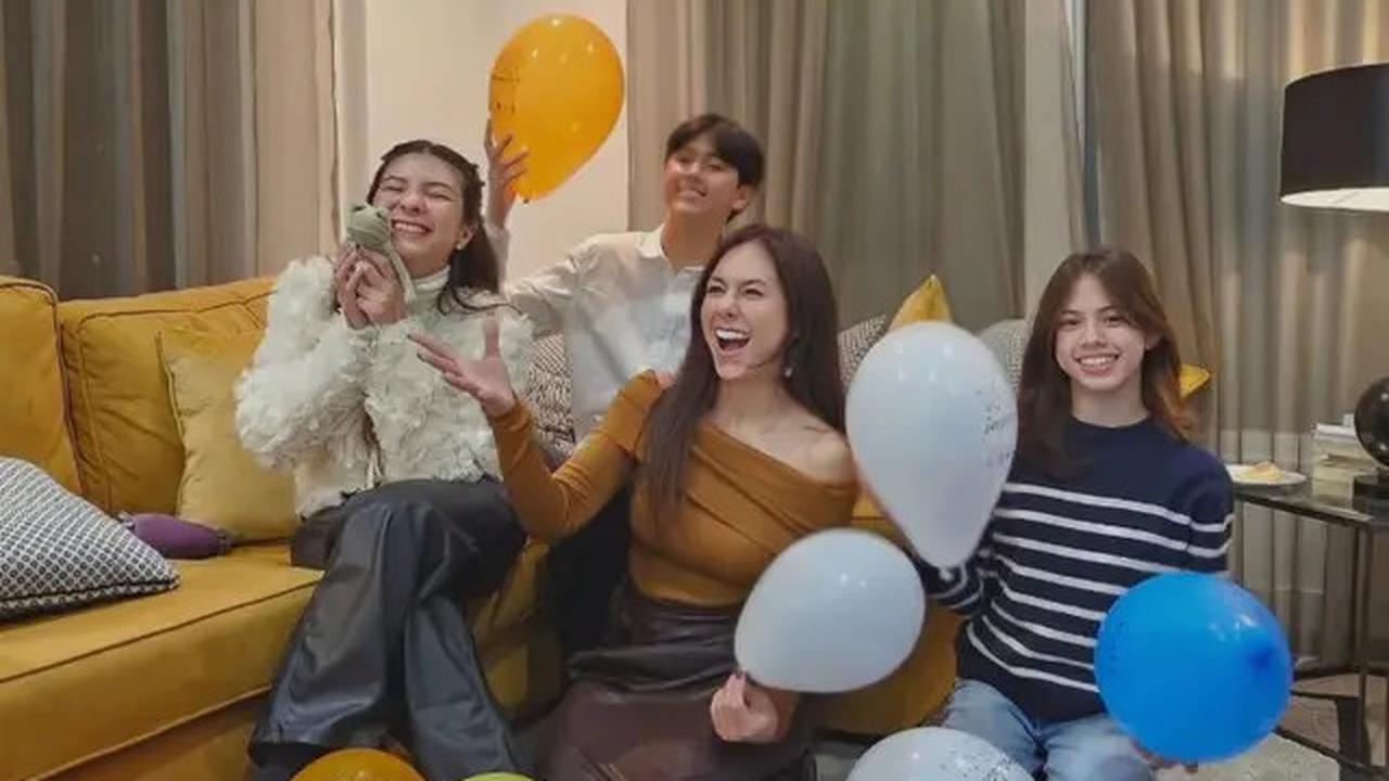 6 Potret Wulan Guritno bareng Tiga Anaknya, Kompak Banget bak Sahabat