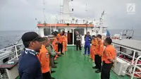 Tim SAR gabungan mendapatkan pengarahan untuk mencari korban pesawat Lion Air JT 610 yang jatuh di laut utara Karawang, Jawa Barat, Selasa (30/10). Sejumlah penyelam dikerahkan dalam proses pencarian hari kedua ini. (Merdeka.com/Iqbal S. Nugroho)