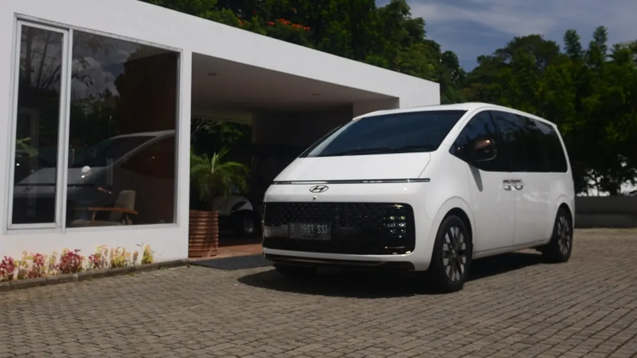 Hyundai Staria