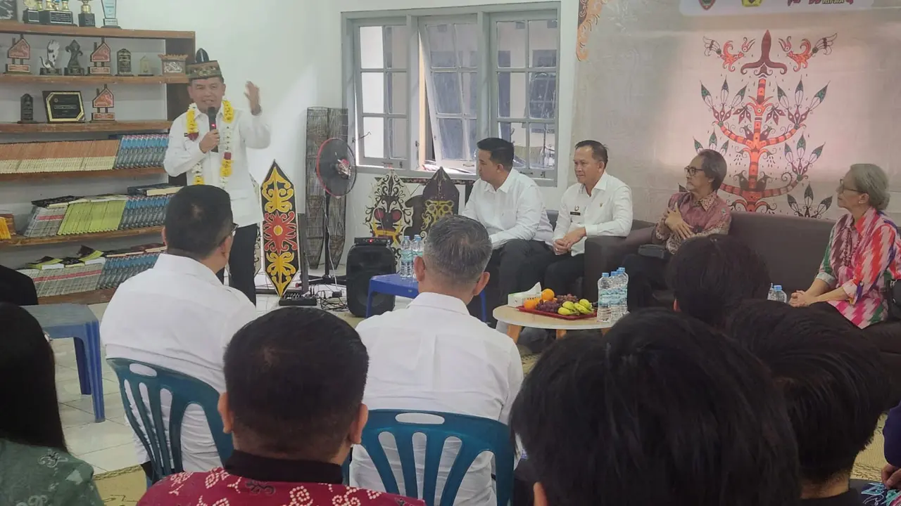 Gubernur Kalimantan Tengah (Kalteng), Agustiar Sabran, menyambangi mahasiswa asal Kalteng yang tengah menempuh pendidikan di Yogyakarta, Rabu (19/3/2025) (Istimewa)
