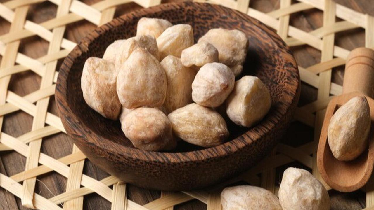Tips Sederhana Menyangrai Kemiri untuk Masakan Lebih Enak dan Wangi
