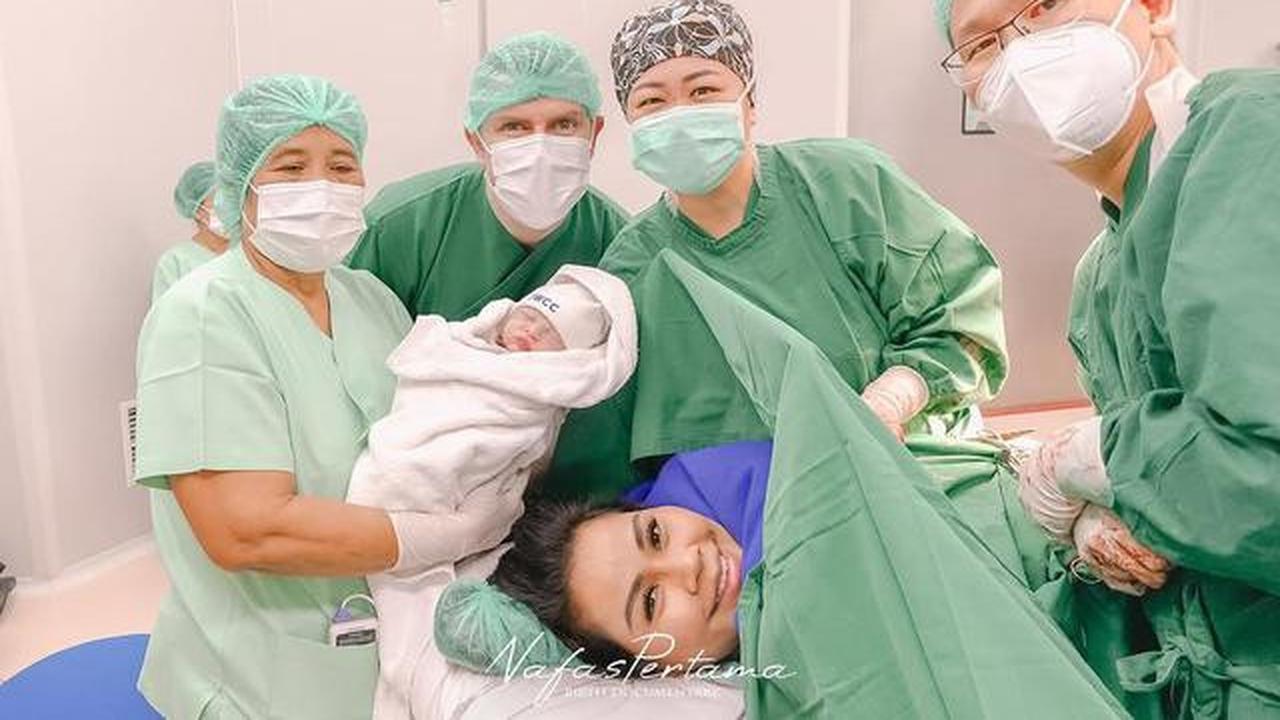 9 Artis Ini Resmi Jadi Ibu di Tahun 2025, Penuh Bahagia Sambut Anak Pertama