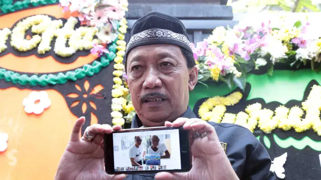 [Bintang] Suasana Rumah Duka dan Pemakaman Eko DJ