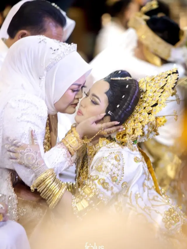 Putri Isnari dan Tiga Ibu Mertua